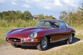 Jaguar E-Type photo