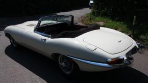 Jaguar E-Type photo