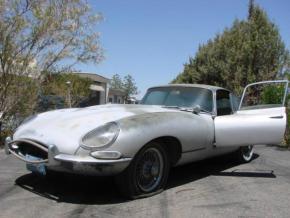 Jaguar E-Type photo