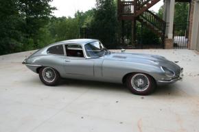 Jaguar E-Type photo