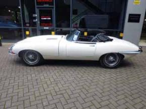 Jaguar E-Type photo