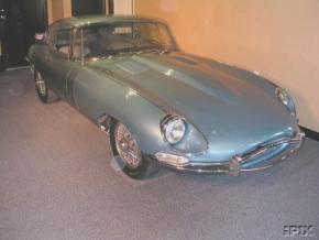 Jaguar E-Type photo