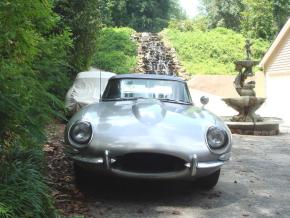 Jaguar E-Type photo