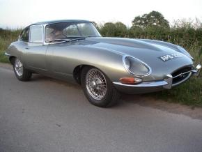 Jaguar E-Type photo