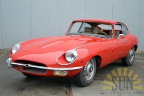 Jaguar E-Type photo