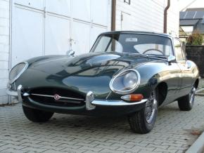 Jaguar E-Type photo