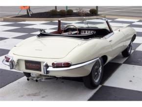 Jaguar E-Type photo