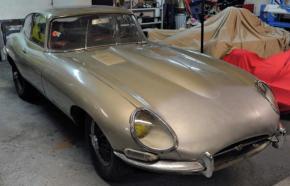 Jaguar E-Type photo