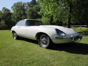 Jaguar E-Type photo