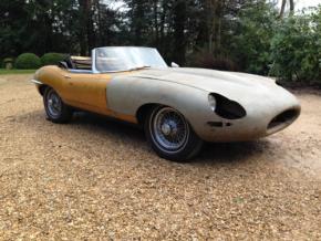 Jaguar E-Type photo