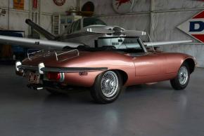 Jaguar E-Type photo