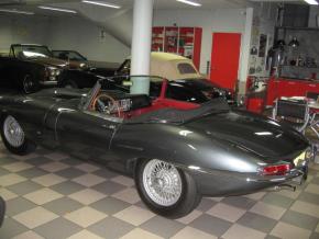 Jaguar E-Type photo