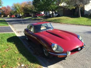 Jaguar E-Type photo