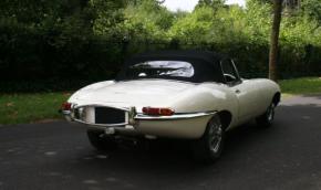 Jaguar E-Type photo