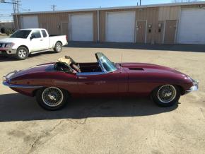 Jaguar E-Type photo