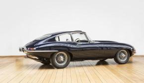 Jaguar E-Type photo