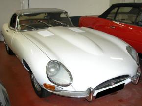 Jaguar E-Type photo