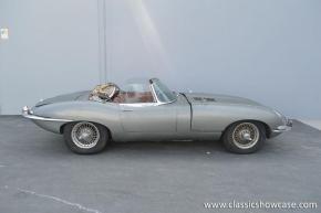 Jaguar E-Type photo