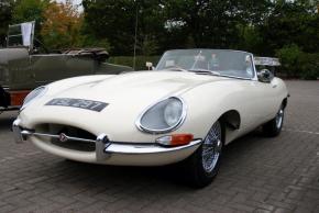 Jaguar E-Type photo