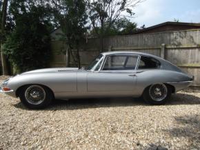 Jaguar E-Type photo