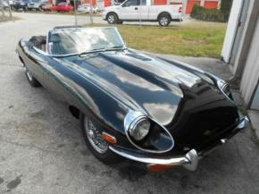 Jaguar E-Type photo