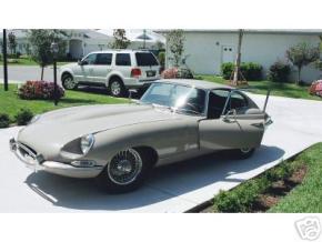 Jaguar E-Type photo