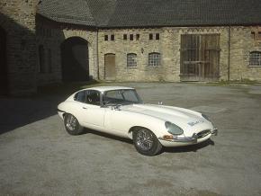 Jaguar E-Type photo