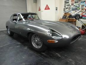 Jaguar E-Type photo