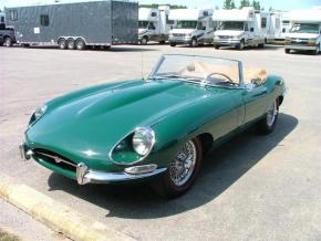 Jaguar E-Type photo