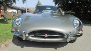 Jaguar E-Type photo