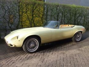 Jaguar E-Type photo