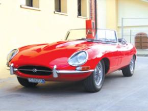 Jaguar E-Type photo