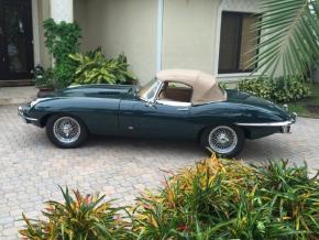 Jaguar E-Type photo