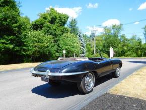 Jaguar E-Type photo