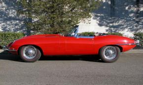 Jaguar E-Type photo