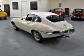 Jaguar E-Type photo