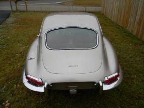 Jaguar E-Type photo