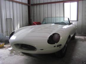 Jaguar E-Type photo