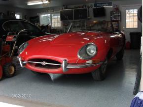 Jaguar E-Type photo