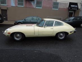 Jaguar E-Type photo