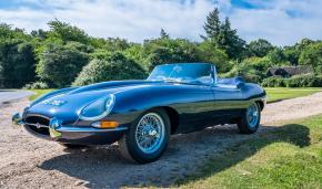 Jaguar E-Type photo