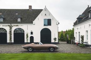 Jaguar E-Type photo