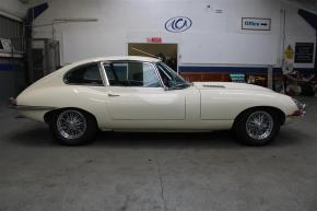 Jaguar E-Type photo