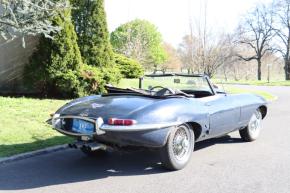 Jaguar E-Type photo