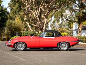 Jaguar E-Type photo