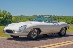 Jaguar E-Type photo