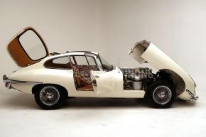 Jaguar E-Type photo