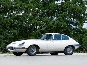 Jaguar E-Type photo