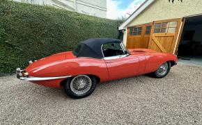 Jaguar E-Type photo