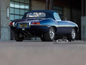 Jaguar E-Type photo